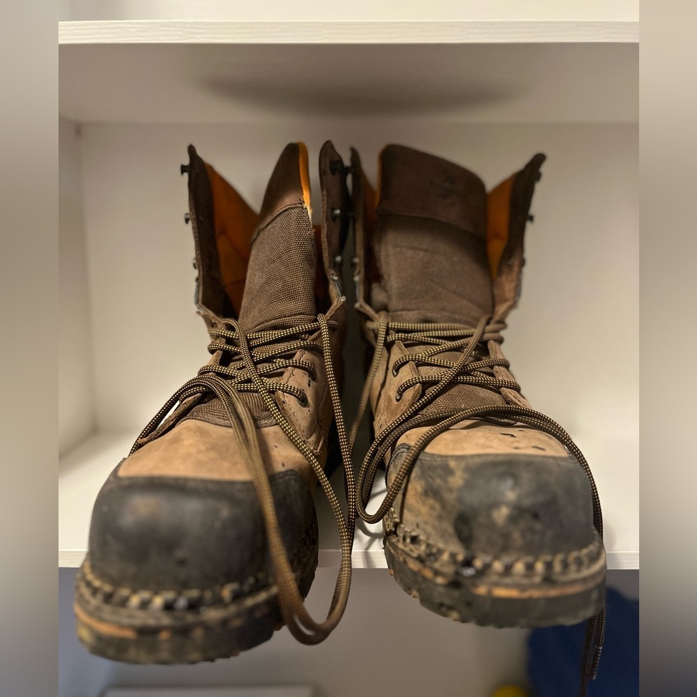 Ridgecut steel toe work books. Men 12 W.